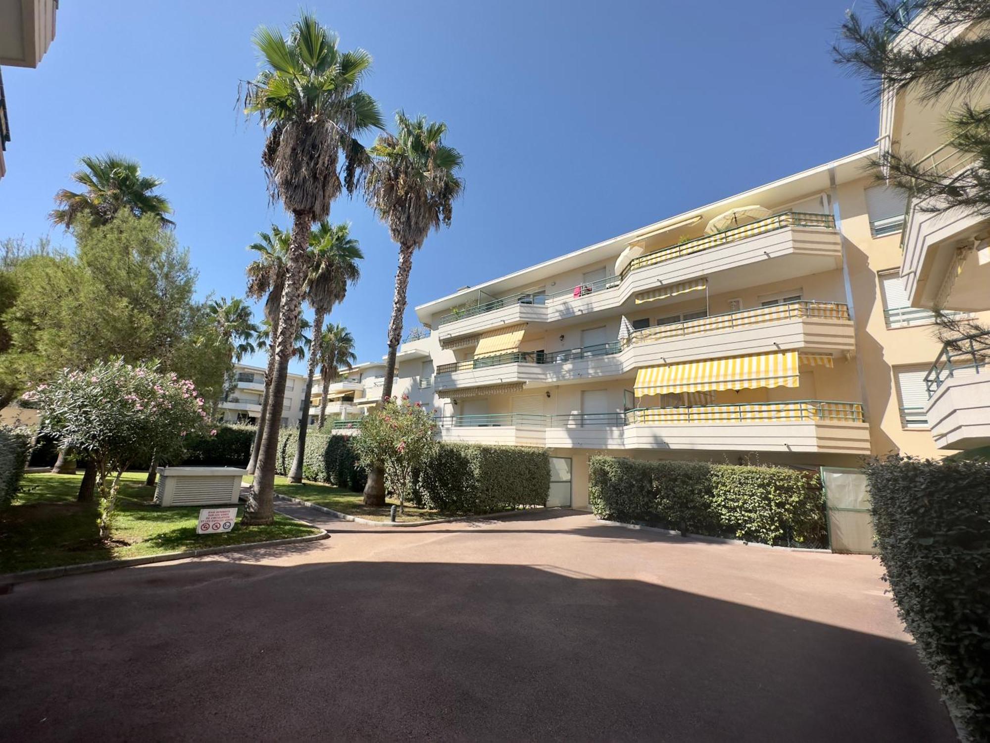 Regent Cote D'Azur Air-Conditioned, Pool, Garden & Parking Villeneuve-Loubet Exterior foto